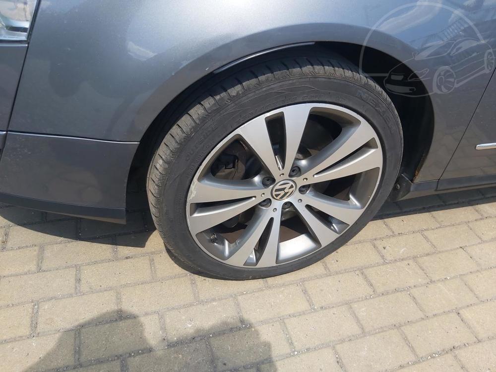 Volkswagen Passat 3,2i  4x4   184 KW