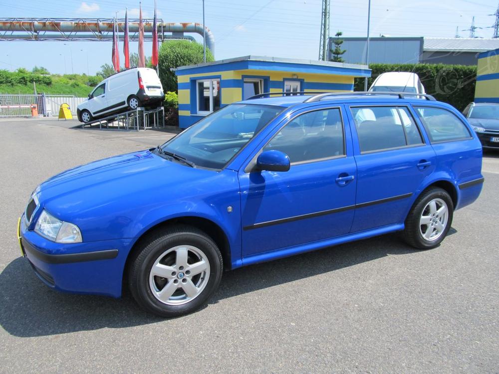 Škoda Octavia 1.6 CNG combi ČR 1.maj
