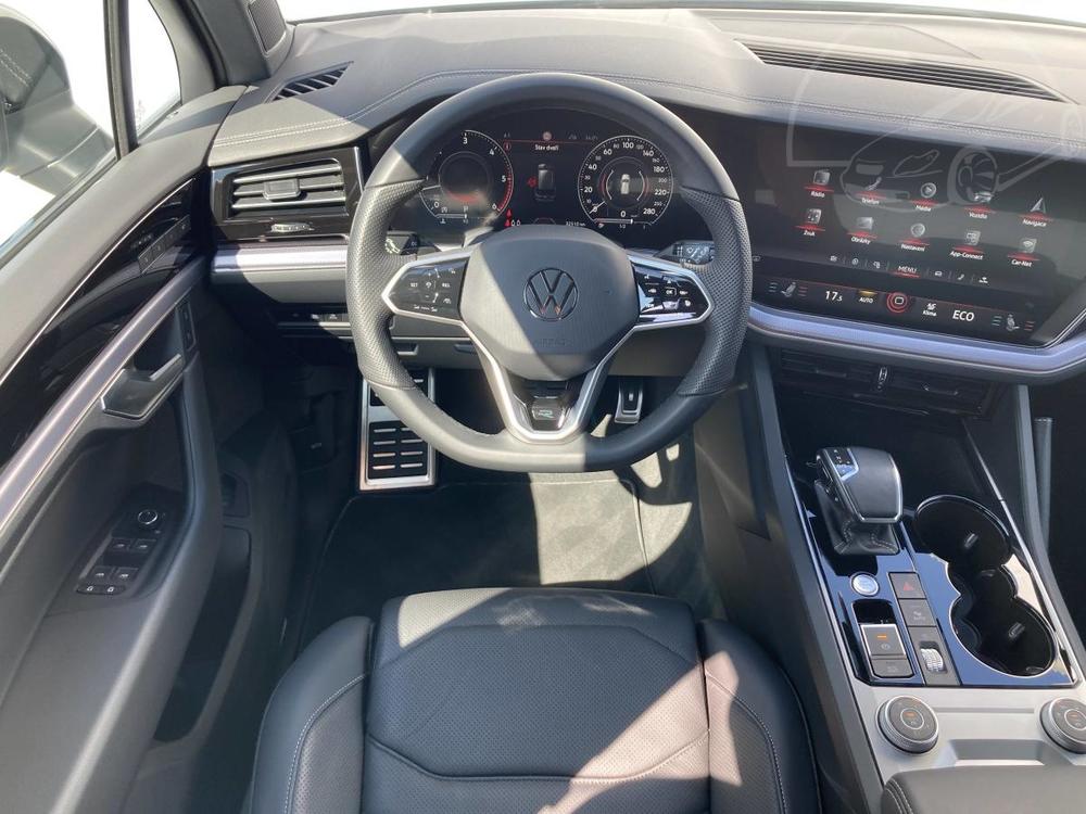 Volkswagen Touareg R-line 8TT 3,0TDI