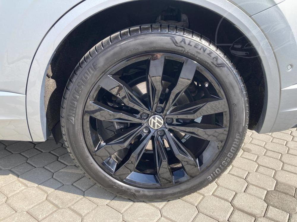 Volkswagen Touareg R-line 8TT 3,0TDI