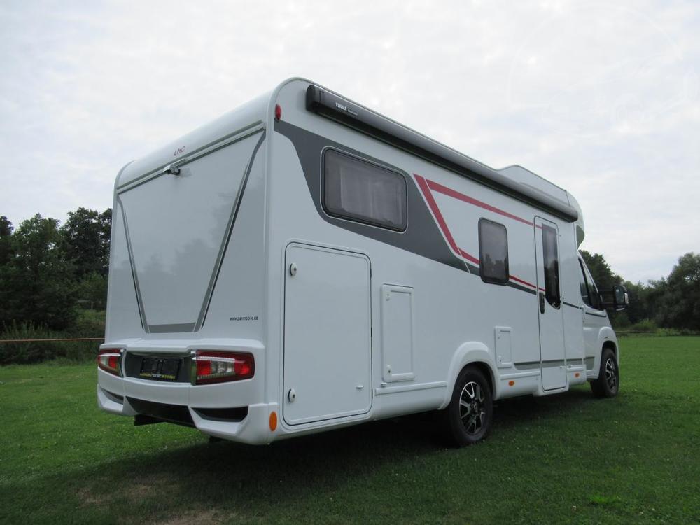 LMC  TOURER LIFT 730