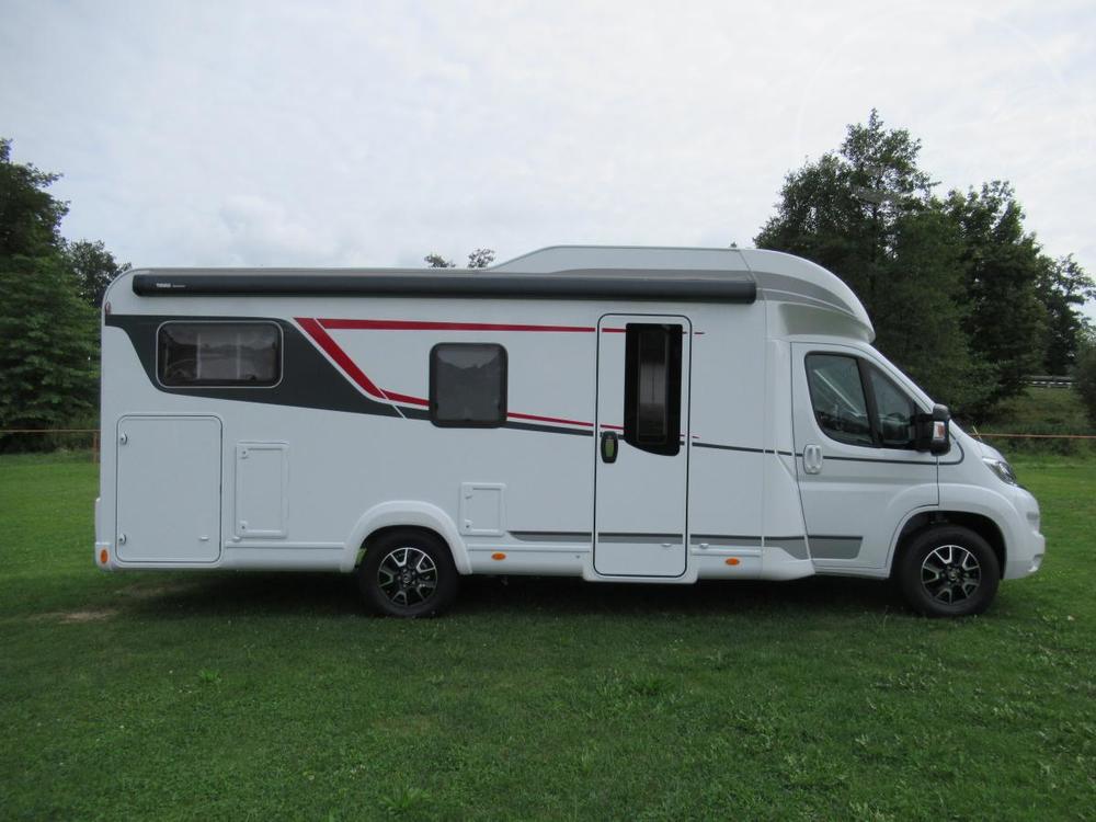 LMC  TOURER LIFT 730