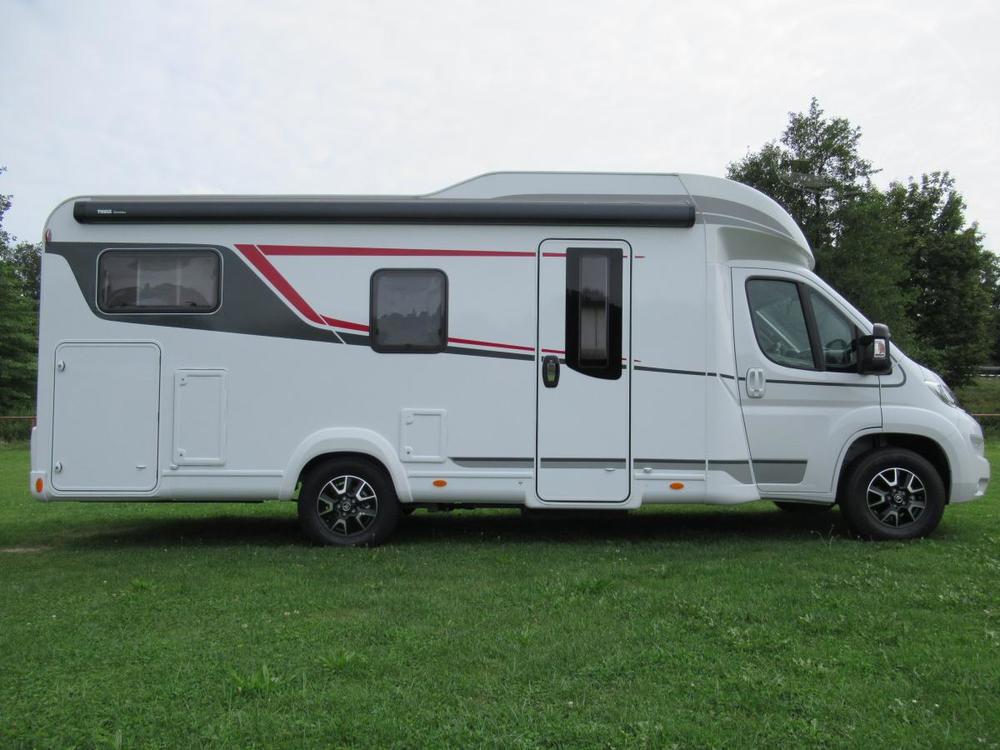 LMC  TOURER LIFT 730