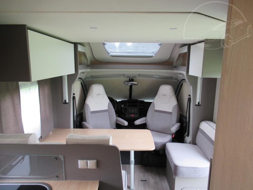 LMC  TOURER LIFT 730