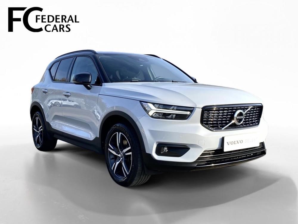 Volvo XC40 B4 FWD // R-DESIGN //