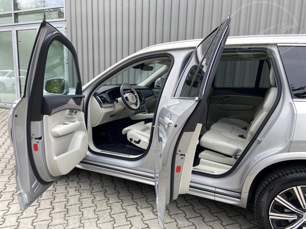 Volvo XC90 B5 (benzin) AWD // PLUS BRIGHT