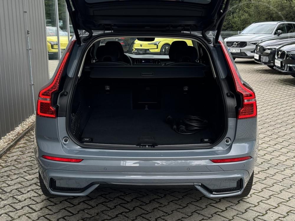 Volvo XC60 T8 AWD (335kW) | ULTIMATE DARK