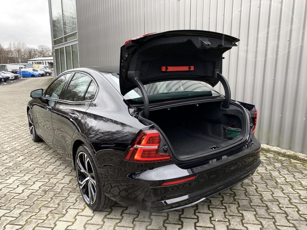 Volvo S60 B5 (benzn) AWD // ULTIMATE