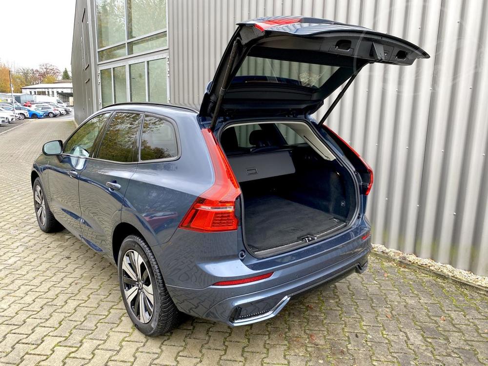 Volvo XC60 T6 AWD RECHARGE // tan za.