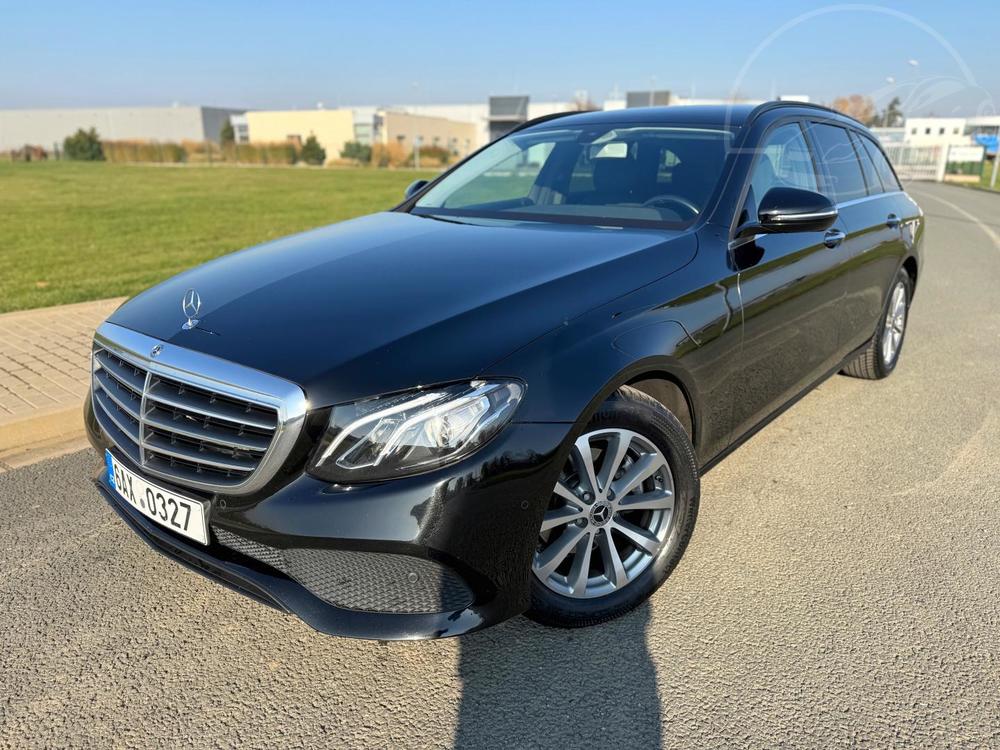 Prodm Mercedes-Benz E 200 d 1.MAJITEL R DPH SERVISKA