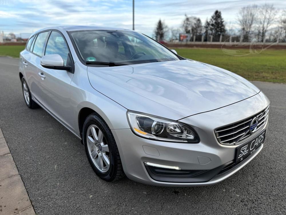 Volvo V60 2.0 D3 5-VLEC NAVIGACE XENONY