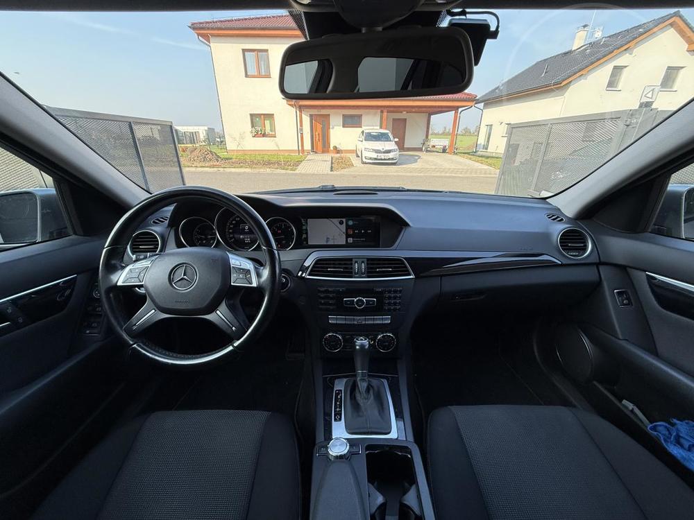 Mercedes-Benz C 2.2 CDI NAVI TAN SERVISKA