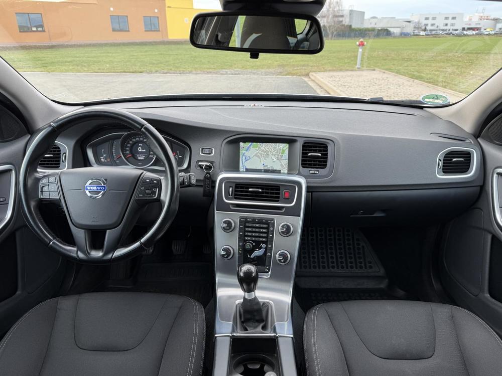 Volvo V60 2.0 D3 5-VLEC NAVIGACE XENONY