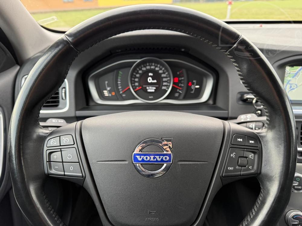 Volvo V60 2.0 D3 5-VLEC NAVIGACE XENONY