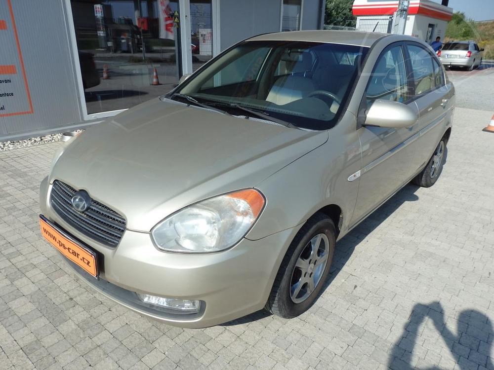 Hyundai Accent 1.4 ABS, ZLOHOVNO