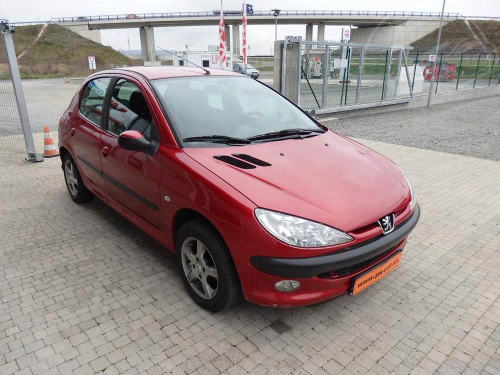 Peugeot 206 1,1i 44kW ZLOHOVNO