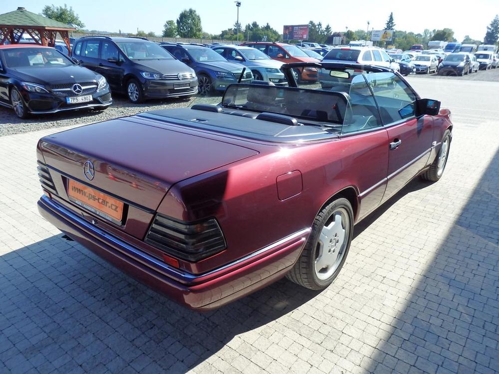 Mercedes-Benz 124 E320 CABRIO 162 kW