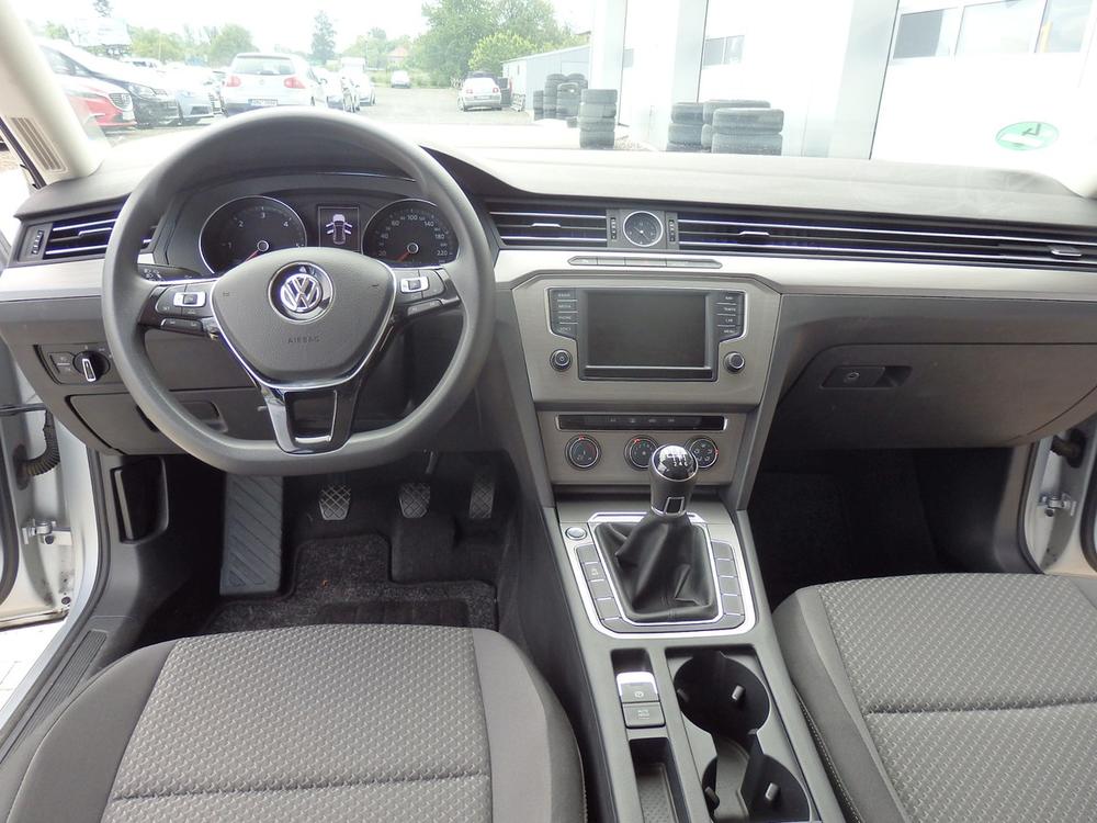 Volkswagen Passat 2.0 TDI 110 kW NAVI, 1.MAJITEL