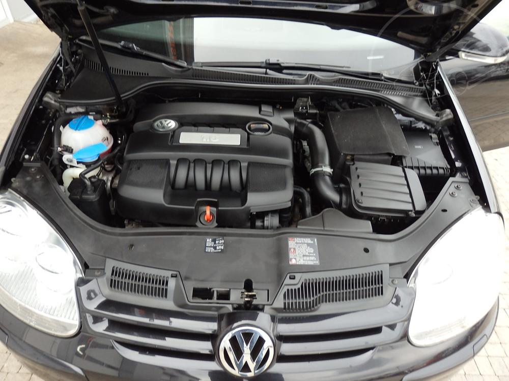 Volkswagen Golf V 1,6 MPI 75kW KLIMA, TEMPOMAT