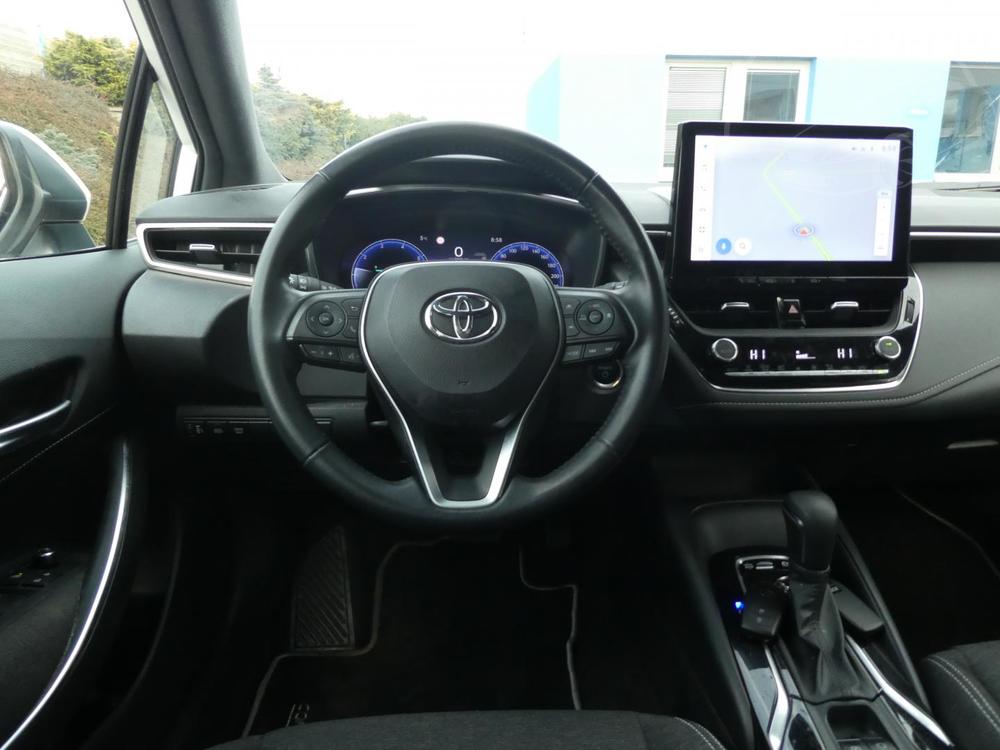 Toyota Corolla Kombi 1,8i hybrid navigace