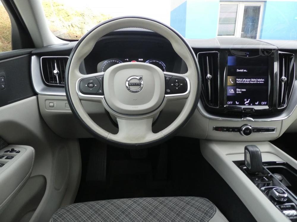 Volvo XC60 2,0i 184kW Momentum Pro