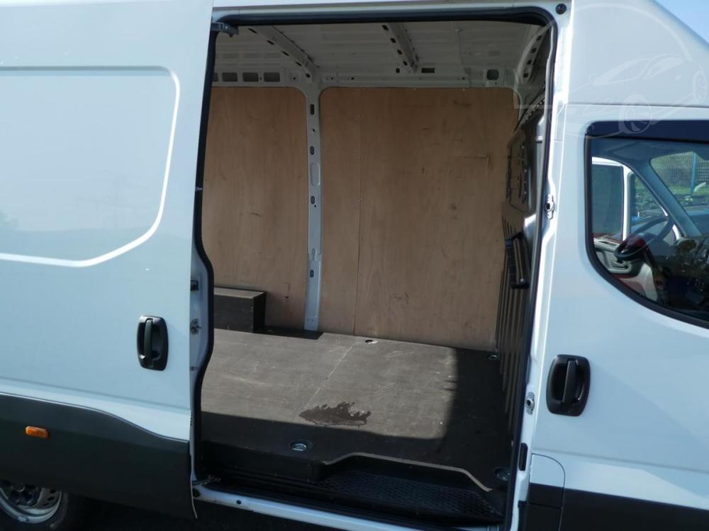 Iveco Daily 35S14 2,3D 100kW klima zvs