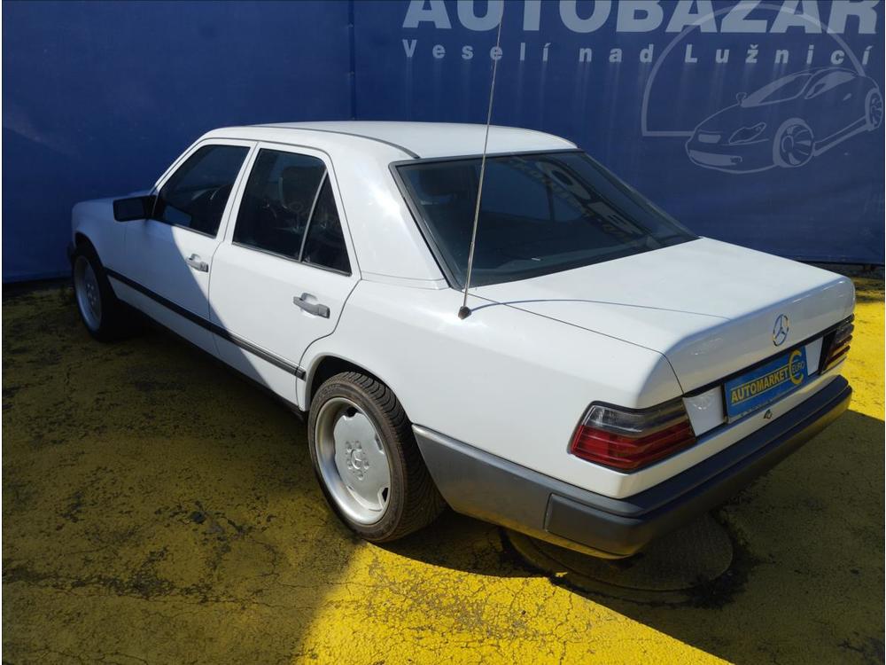 Mercedes-Benz 124 2,6 i 118 KW