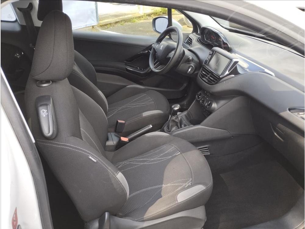 Peugeot 208 1,4 Hdi NAVIGACE