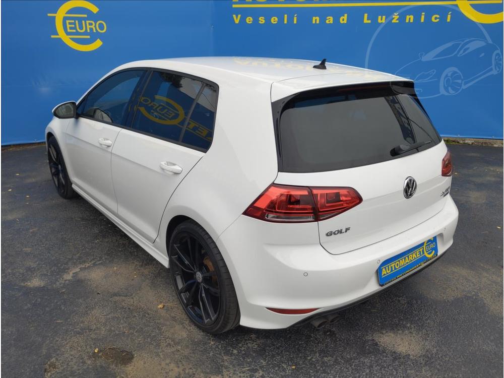 Volkswagen Golf 2,0 TDI 110 kW  R-LINE