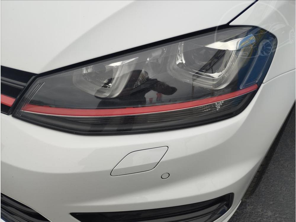 Volkswagen Golf 2,0 TDI 110 kW  R-LINE