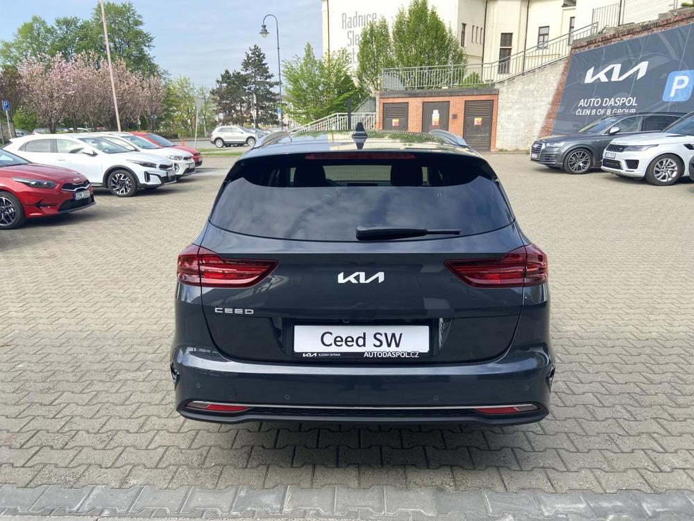 Kia Ceed SW CD 1,5 T-GDi 7DCT TOP 2025