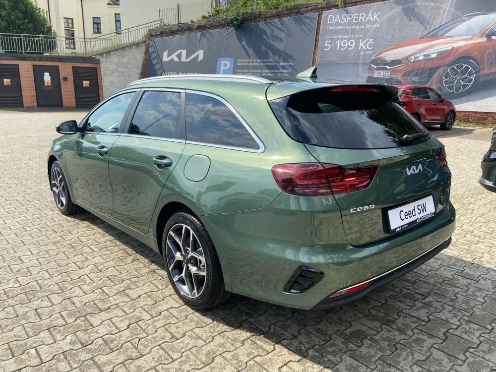 Kia Ceed SW CD 1,5 T-GDi 7DCT TOP 2025