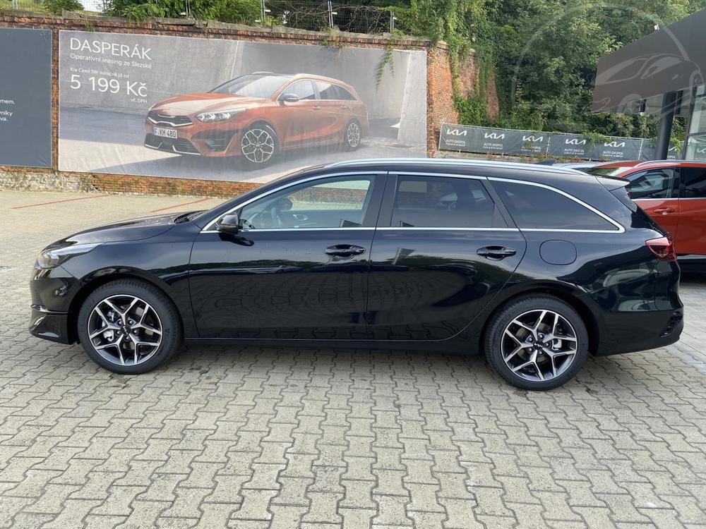 Kia Ceed SW CD 1,5 T-GDi 7DCT TOP 2025