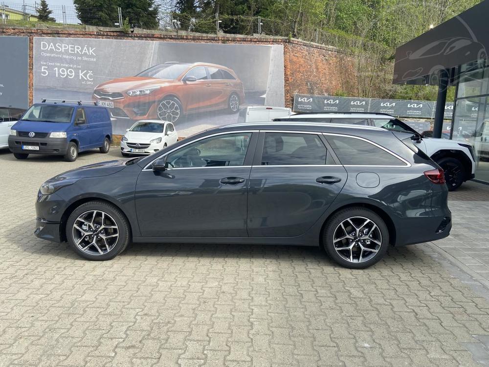 Kia Ceed SW CD 1,5 T-GDi 7DCT TOP 2025