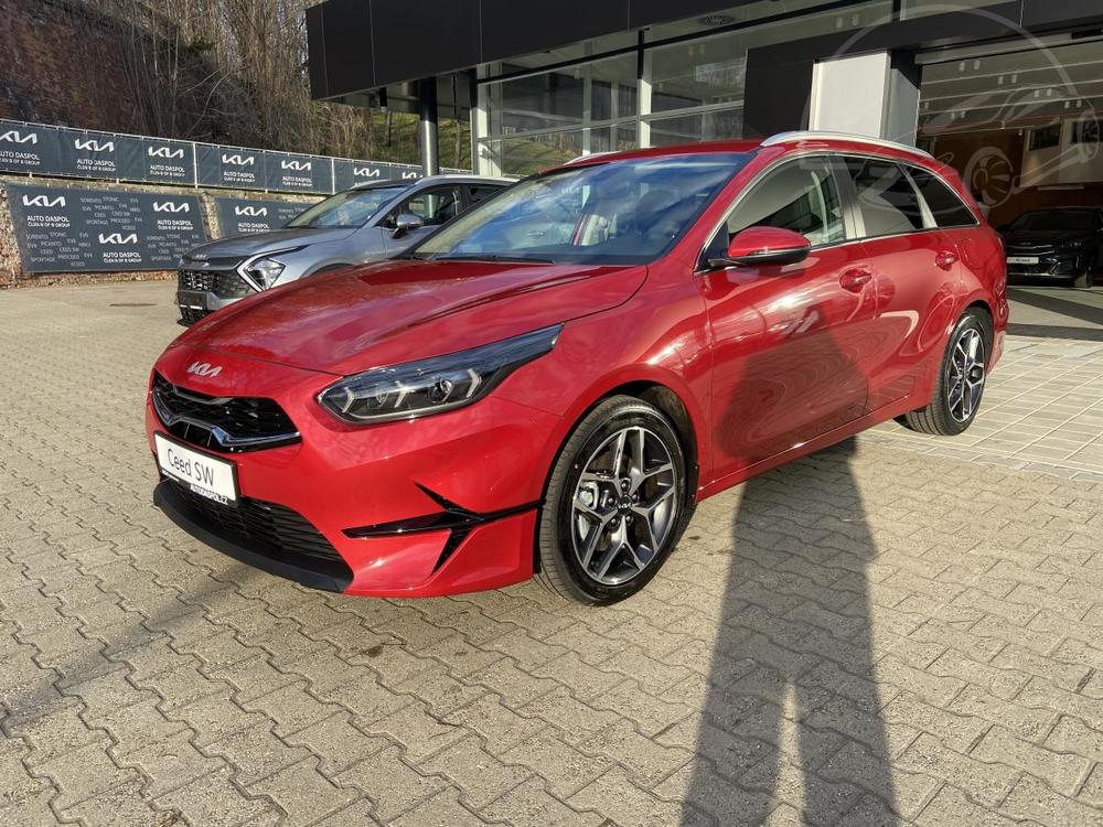 Kia Ceed 1,5T TOP  automat *ref. vz*