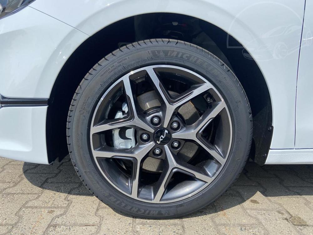 Kia Ceed SW CD 1,5 T-GDi 7DCT TOP 2025