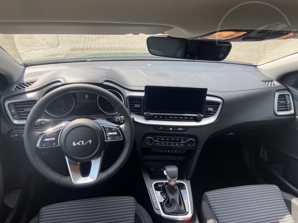 Kia Ceed SW CD 1,5 T-GDi 7DCT TOP 2025