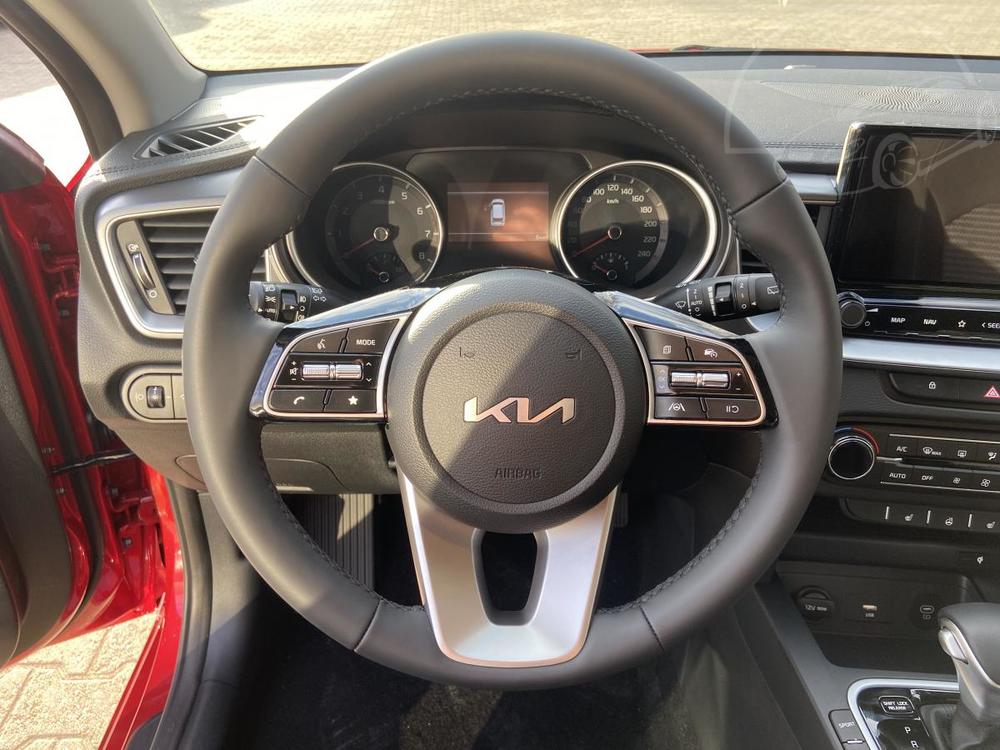 Kia Ceed 1,5T TOP  automat *ref. vz*