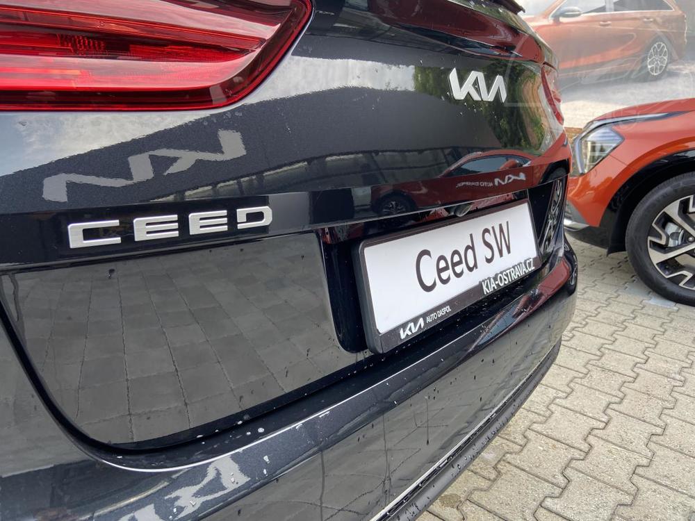 Kia Ceed SW CD 1,5 T-GDi 7DCT TOP 2025