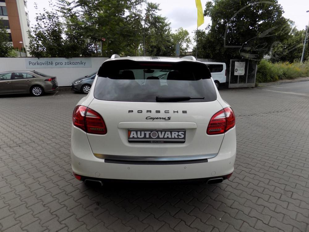 Porsche Cayenne 4.8 V8