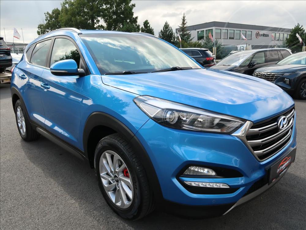 Hyundai Tucson 1,7 CRDI,85kW,Trikolor,navigac