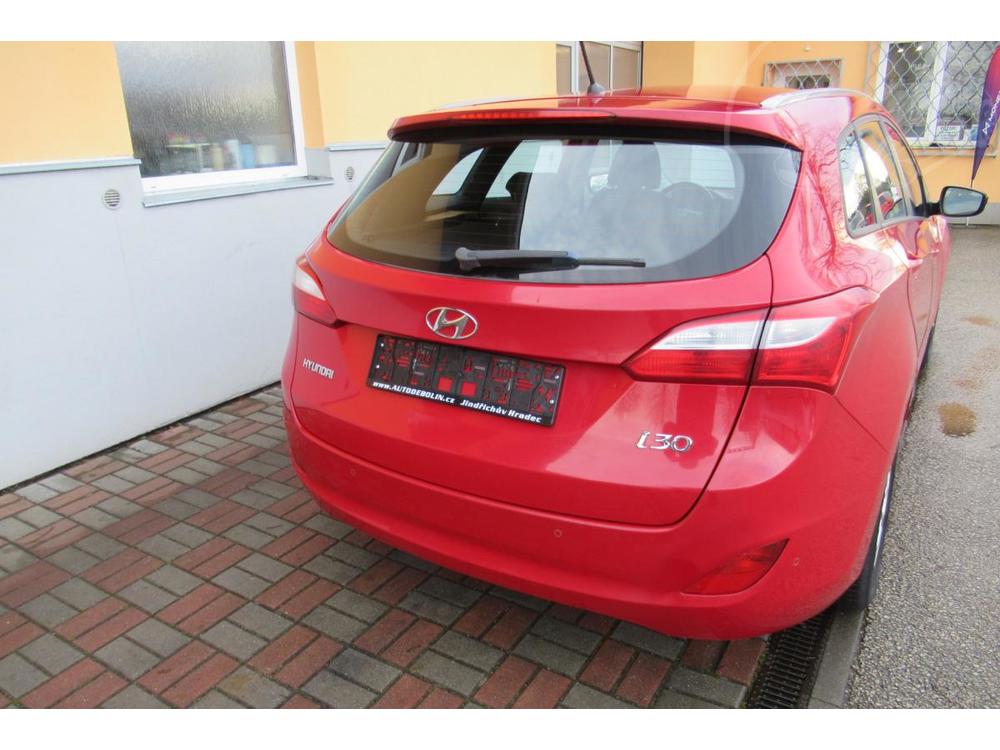 Hyundai i30 1.6i 16V AUT. KLIMA 1 MAJITEL