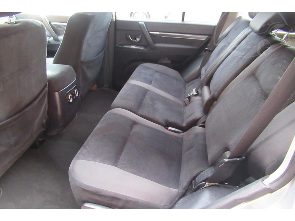 Mitsubishi Pajero 3.2 DI-D 4x4 TAN 7 MST