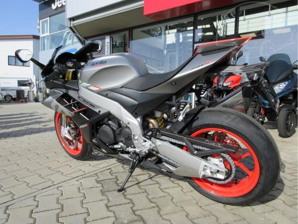 Aprilia  RSV4 1100 RR