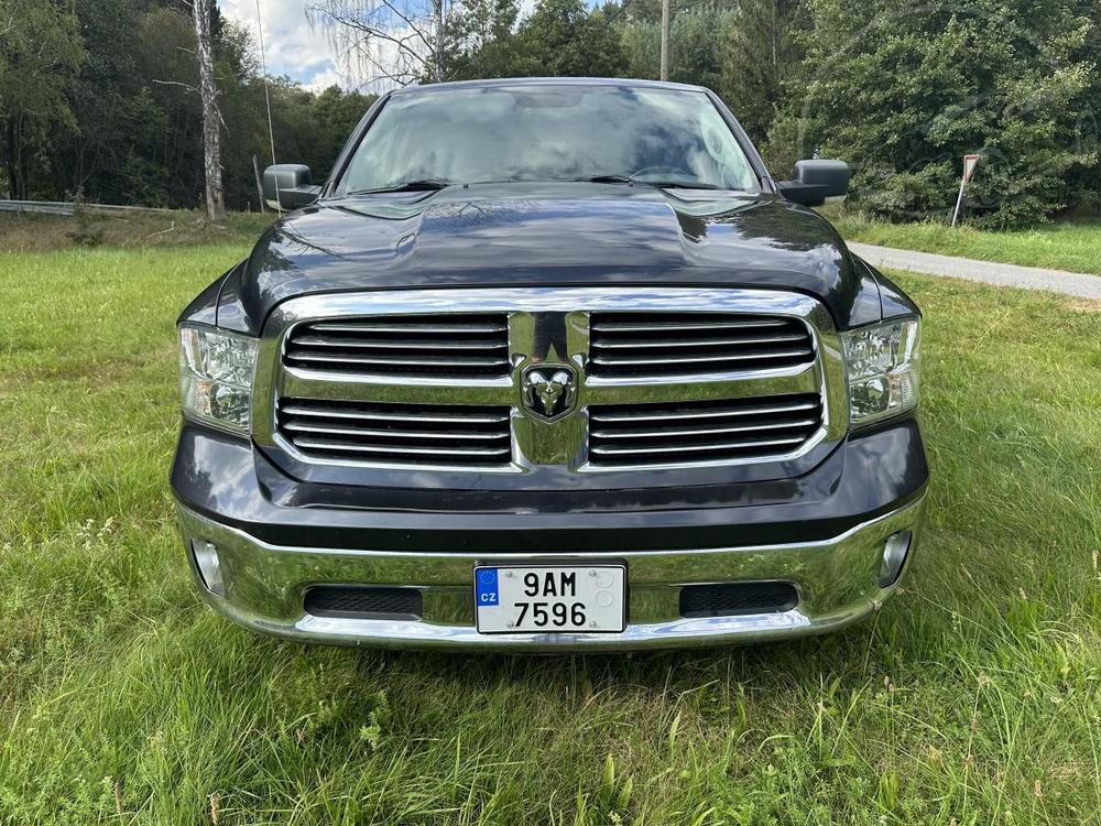 Dodge Ram SLT V8 5.7 HEMI 4x4 Crew Cab