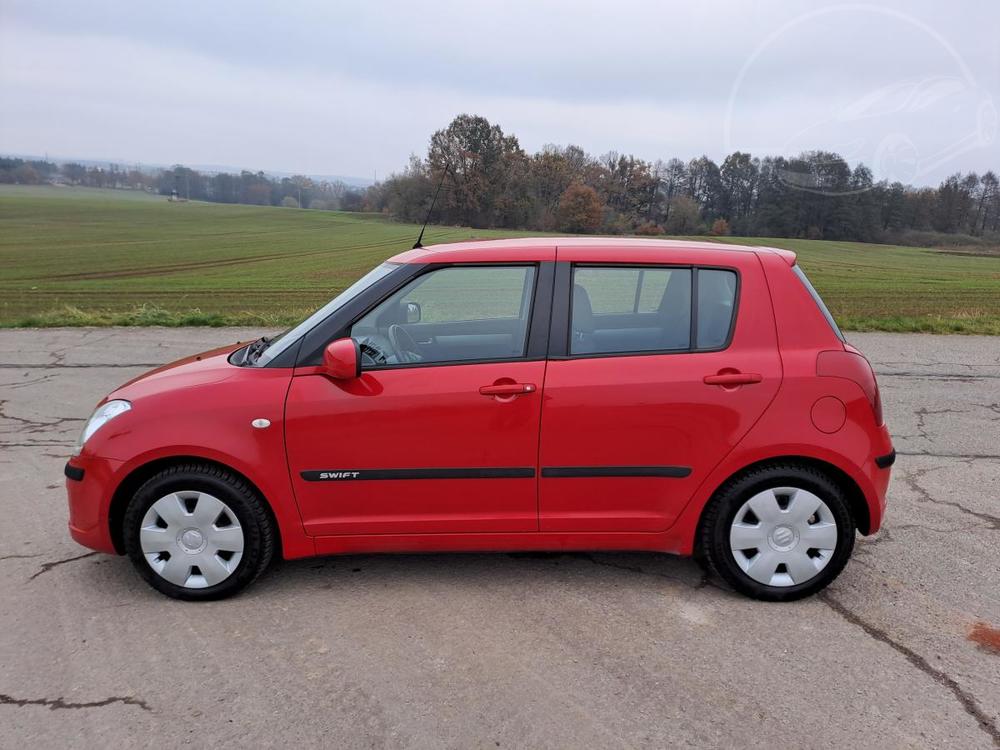 Suzuki Swift 1.3 SERVISKA PKN STAV