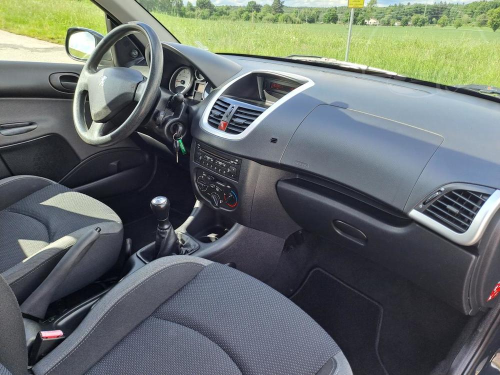 Peugeot 206 PLUS TRENDY 1.1i SERVISKA KLIM