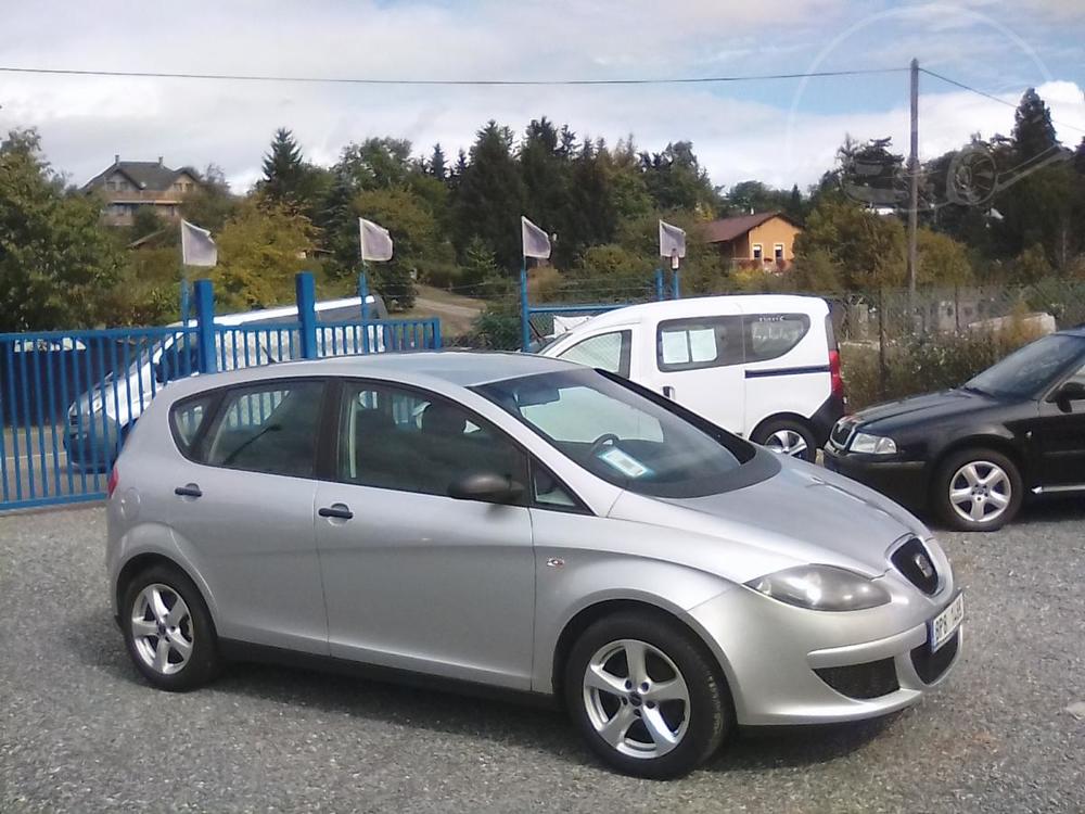 Seat Altea 1.6i / 75 KW, kola navc