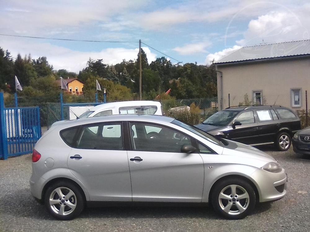 Seat Altea 1.6i / 75 KW, kola navc