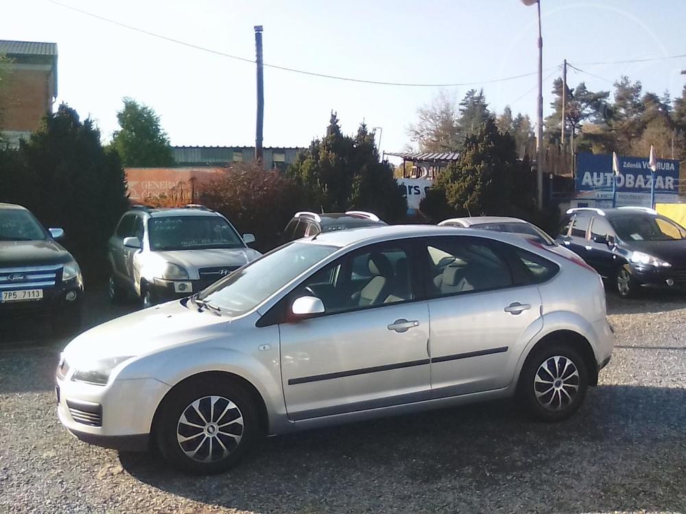 Ford Focus 1.6i /85 KW, 4x pneumatiky